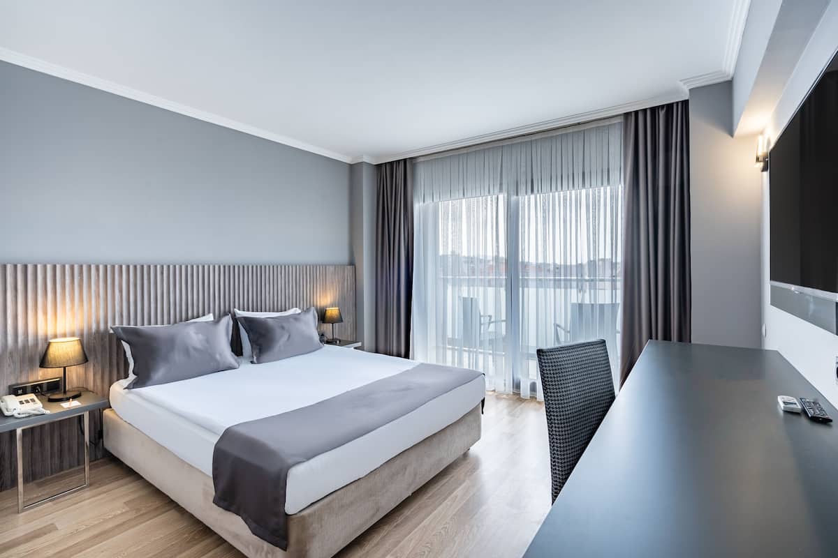 Superior Double or Twin Room, Balcony, City View | Laptop workspace, free WiFi