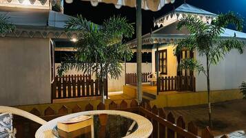 Habitación Confort doble, patio | Terraza o patio