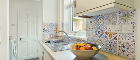 Microwave, oven
