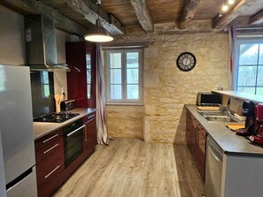 Refrigerador, microondas, horno, lavavajillas