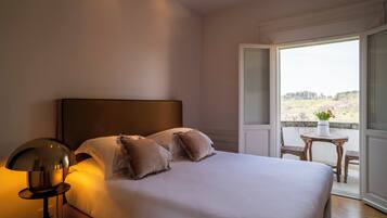 1 bedroom, premium bedding, down comforters, Select Comfort beds