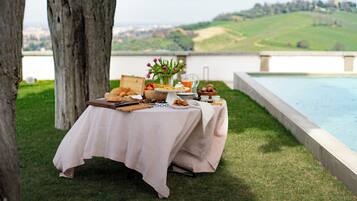 Colazione a buffet inclusa, servita tutte le mattine