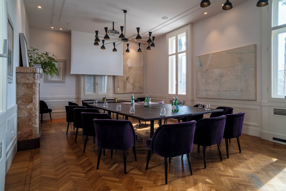 Villa Monty Banks by null