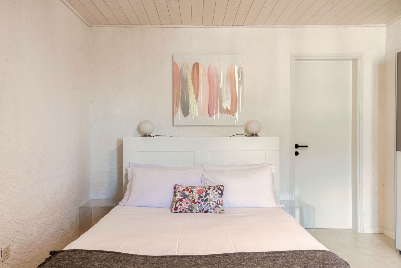 1 soverom, strykejern/-brett og sengetøy