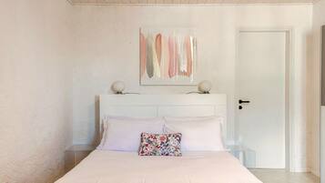 1 soveværelse, strygejern/strygebræt, sengetøj