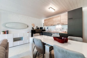 Fridge, microwave, oven, dishwasher - Relaxation in the Bellinzona vineyards (Casa tra le Vigne) (Giubiasco)