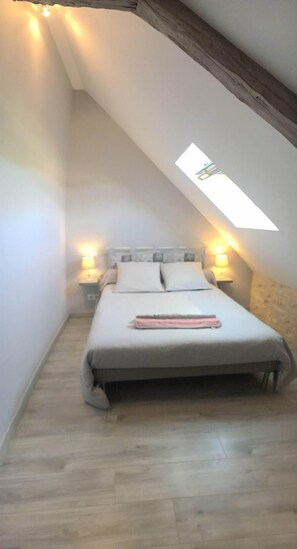 3 bedrooms, iron/ironing board, free WiFi