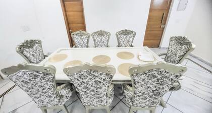 Spacious 4-bedroom apartment with WiFi, AC in fantastic New Delhi
