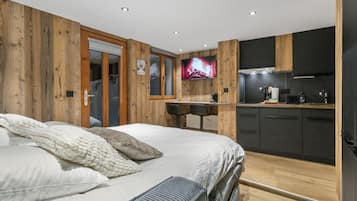 1 soverom, strykejern/-brett, reiseseng for barn og wi-fi (inkludert)