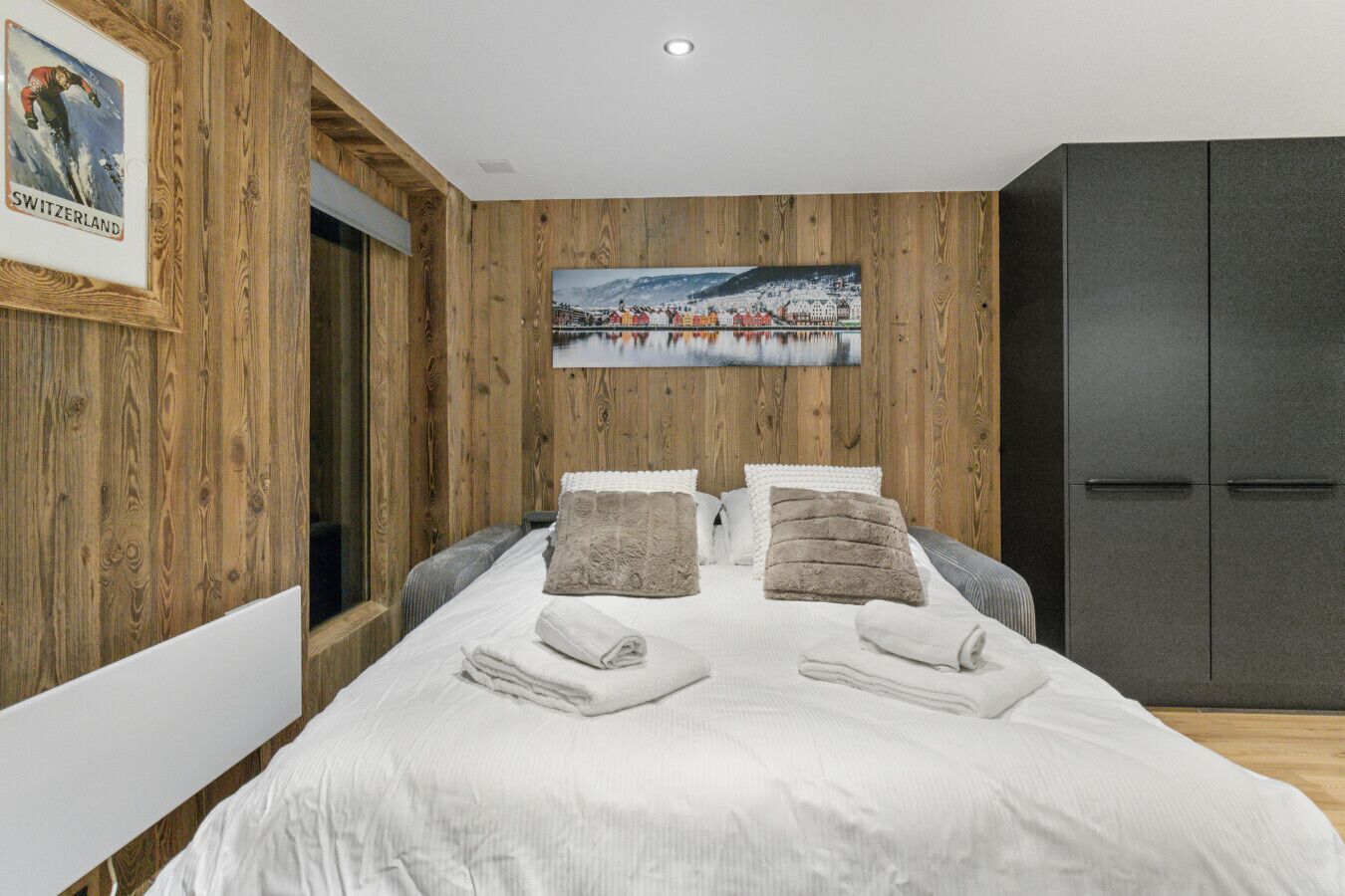 Fer et planche à repasser, Wi-Fi gratuit, draps fournis