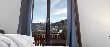 Tabla de planchar con plancha, cuna de viaje y wifi gratis