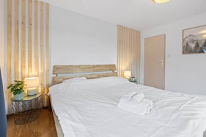 3 bedrooms, iron/ironing board, travel cot, free WiFi