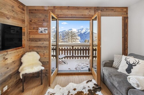 Renovated studio with mountain views