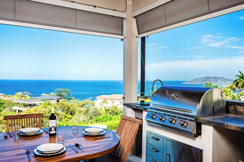 La Vista #B06, gorgeous Ocean View Condo
