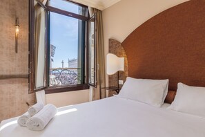 In-room safe, desk, iron/ironing board, free WiFi - Deluxe With St. Mark's Square View (Venezia)