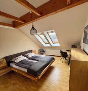 2 chambres, bureau, lit parapluie, Wi-Fi gratuit