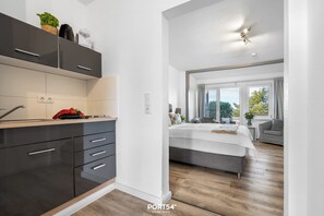 1 bedroom, free WiFi, bed sheets - Apartment 23 - 1 room apartment for 1 person, TV, shower, terrace (Kappeln)