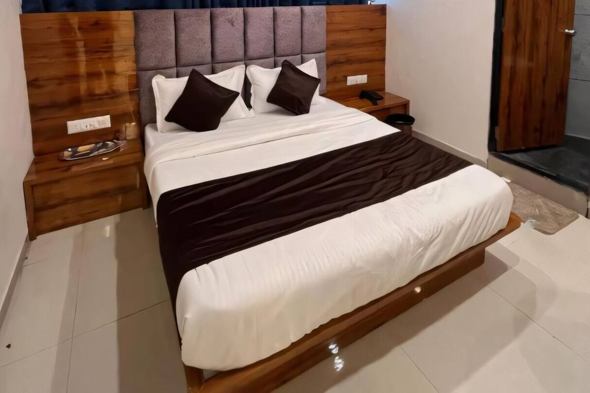 Deluxe kamer, 1 twee- of 2 eenpersoonsbedden | 1 slaapkamer, verduisterende gordijnen, geluiddichte muren, gratis wifi