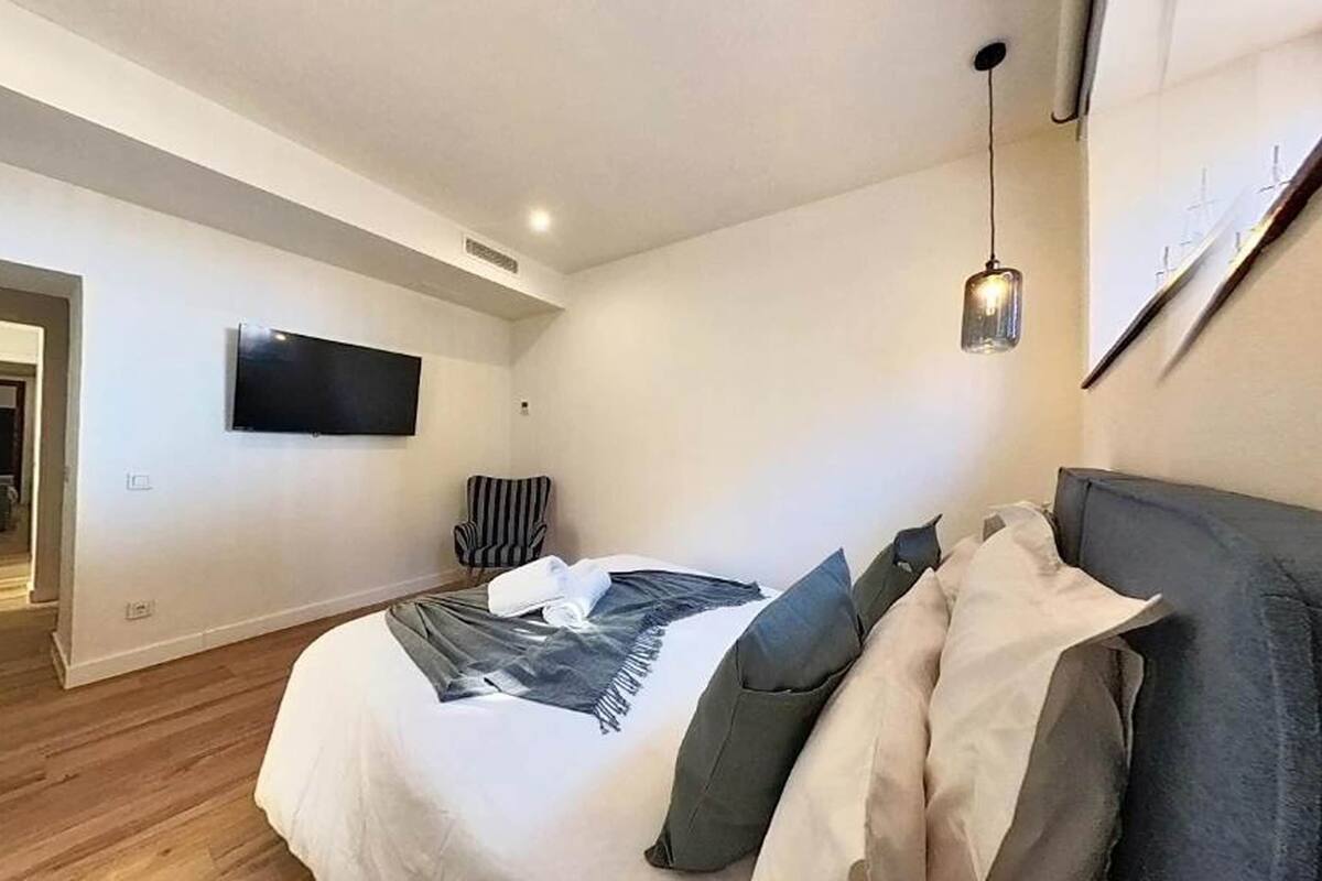 Apartamento Confort, 2 habitaciones | 3 dormitorios, tabla de planchar con plancha, ropa de cama