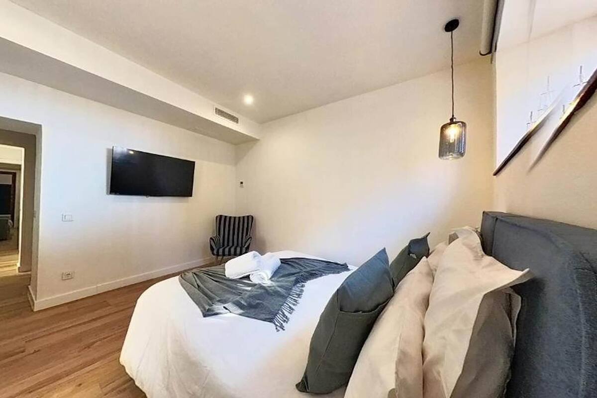Comfort Apartment, 2 Bedrooms | 2 bedrooms, iron/ironing board, bed sheets