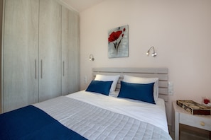 4 bedrooms, individually furnished, bed sheets
