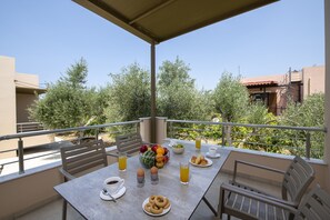 Garden - Attractive Holiday Home With Shared Pool (Rethymno)