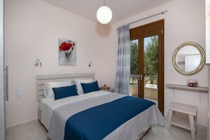 4 bedrooms, individually furnished, bed sheets