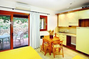 클래식 아파트, 침실 2개 | 전용 주방 | 냉장고, 전자레인지, 유아용 의자