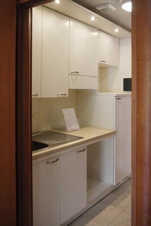 Fridge, microwave, highchair