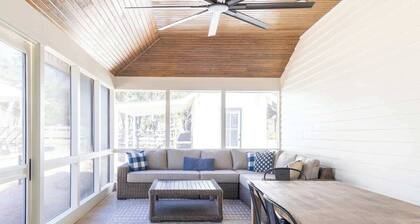 Luxe Leisure: Pool, Hot Tub & Serenity | Ash Farm