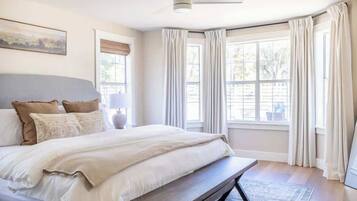 5 bedrooms, iron/ironing board, WiFi, bed sheets