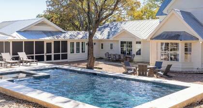 Luxe Leisure: Pool, Hot Tub & Serenity | Ash Farm