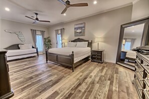 3 bedrooms, desk, iron/ironing board, free WiFi - Luxurious Home Newly Remodeled Oceanfront Pool Steps to the Beach (Panama City Beach)