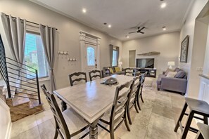 Dining - Luxurious Home Newly Remodeled Oceanfront Pool Steps to the Beach (Panama City Beach)