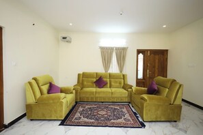 Interior - Relax In Homestay (Ootacamund)