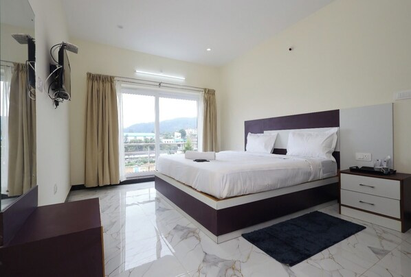 Deluxe Double Room | Living area - Relax In Homestay (Ootacamund)