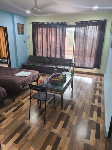  villa with WiFi and AC in vibrant Mumbai