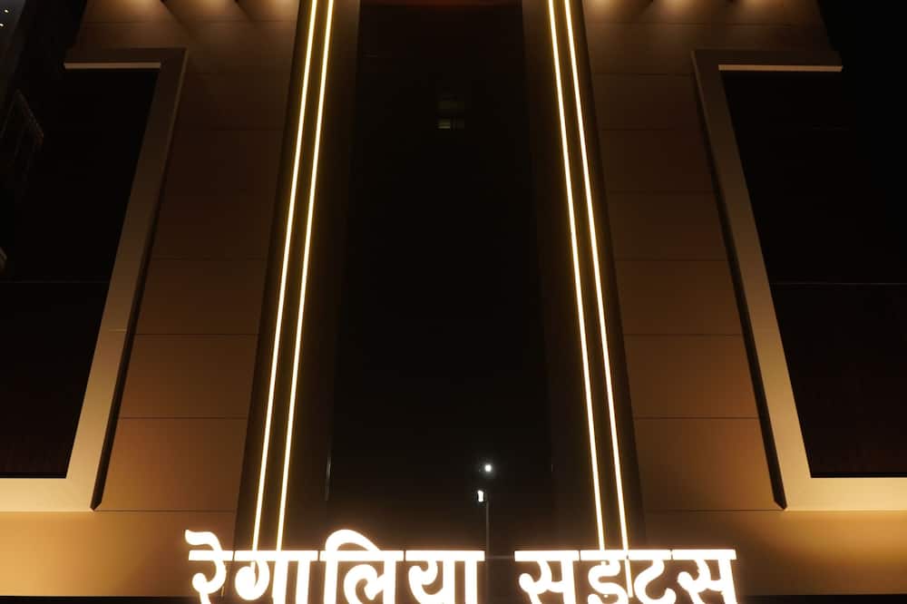 Hotel Regalia Suites