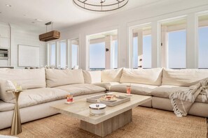 Téléviseur, jeux vidéo, bureau