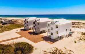 Exterior - Whitecap Gulf Front 6BR Beach & Pool Gem (Orange Beach)