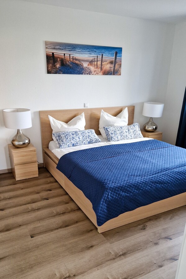 2 Schlafzimmer, Schreibtisch, Reisekinderbett, kostenloses WLAN