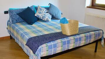 3 camere, una scrivania, ferro/asse da stiro, Wi-Fi