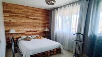 7 chambres, lit parapluie, Wi-Fi, draps fournis