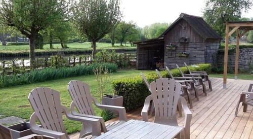 Gîte familial - Au bord du canal du Nivernais