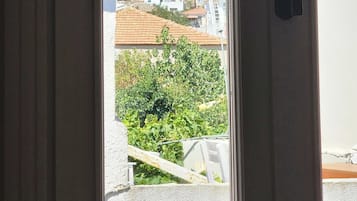 Spitaki | 1 Schlafzimmer, Schreibtisch, laptopgeeigneter Arbeitsplatz