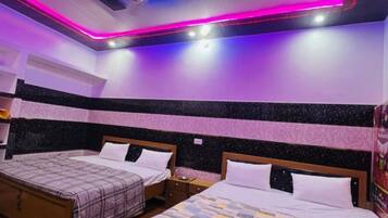 Free WiFi, bed sheets