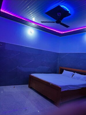 Deluxe Double Room, Multiple Bedrooms, City View | 1 bedroom, free WiFi, bed sheets