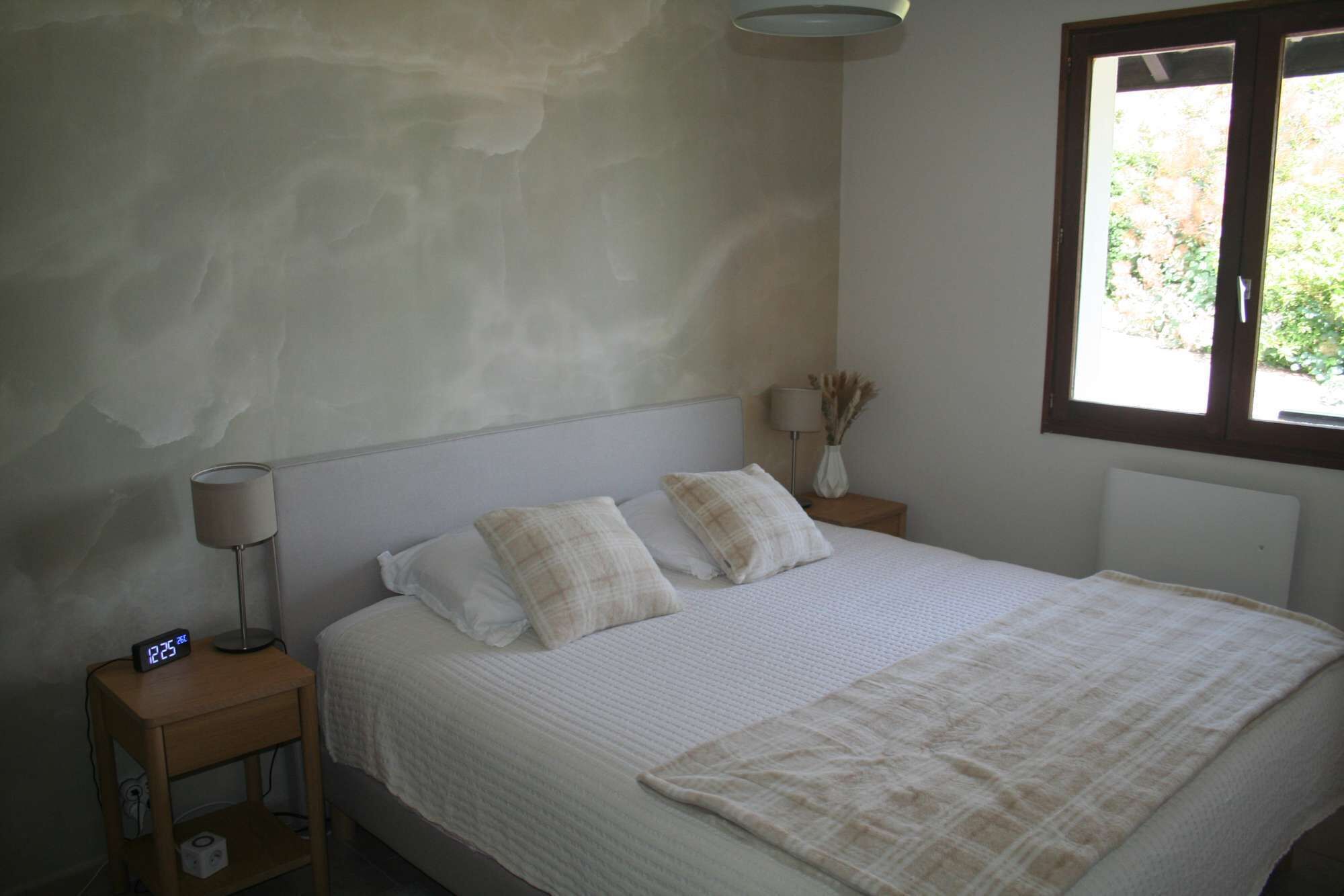 2 bedrooms, desk, iron/ironing board, travel crib