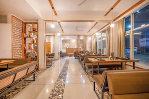 Restaurant - Deva's Retreat (Joshimath)