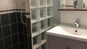 Shower, hair dryer, toilet paper - Comfortable stone cottage near Sarlat - Rocamadour (Calviac-en-Périgord)